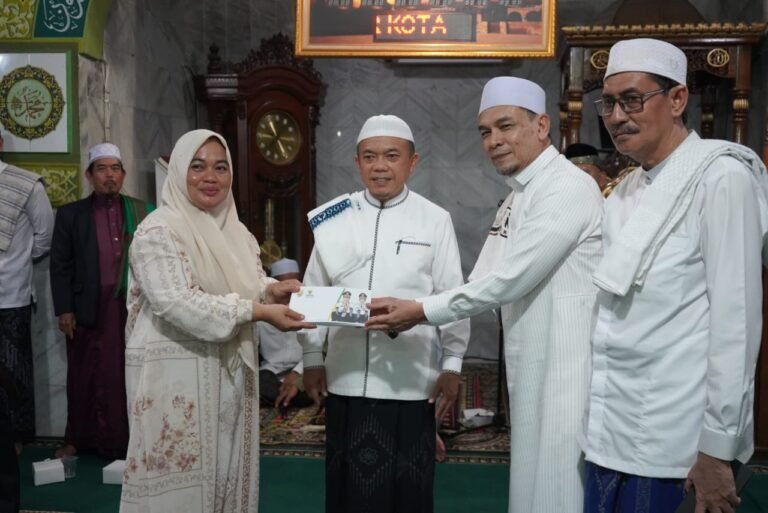 Awali Safari Ramadan di Pijoan, Gubernur Al Haris: Tingkatkan Silaturahmi dan Perkuat Keimanan